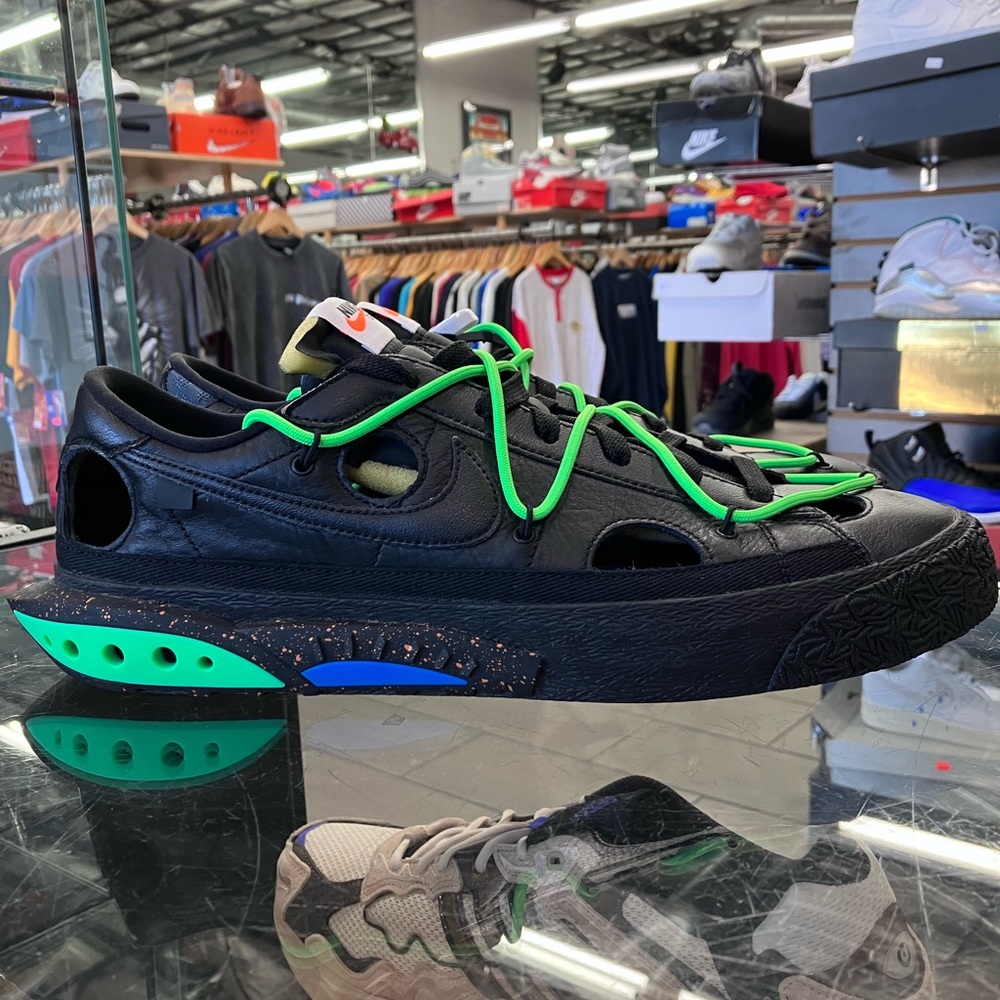 Nike Black and Green Men's Shoes